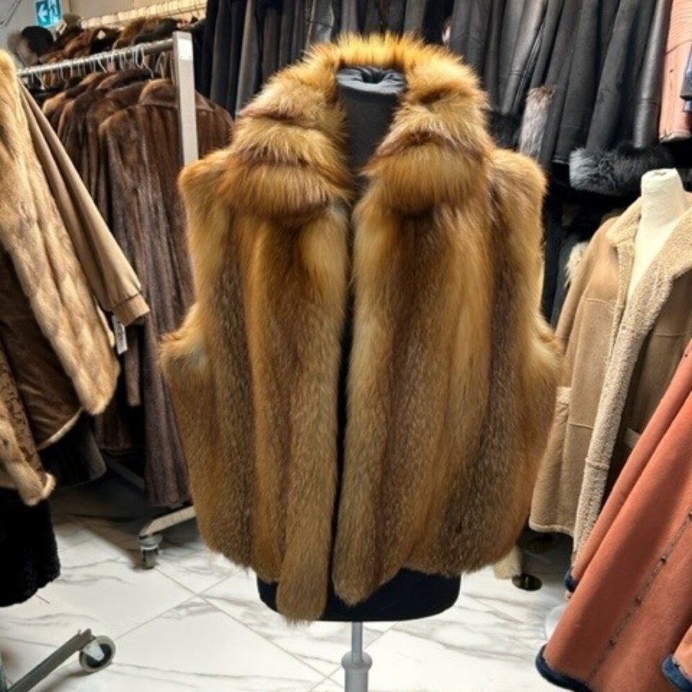 FOX, red fox vest (no sleeve) A1 condition, new was 2995 preloved now 895